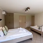 Harcsafogo Vendeghaz Villa